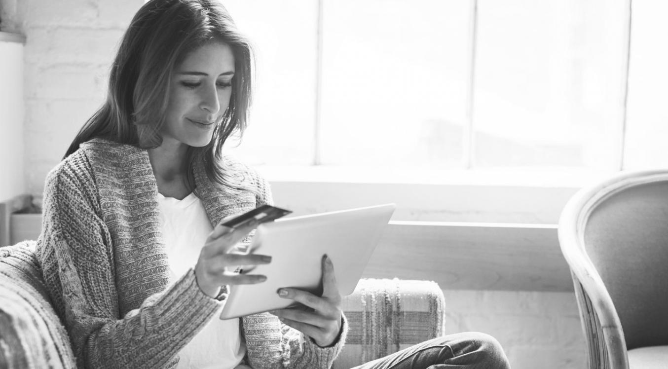 Group learning session with instructor demonstrating on-page optimization techniques