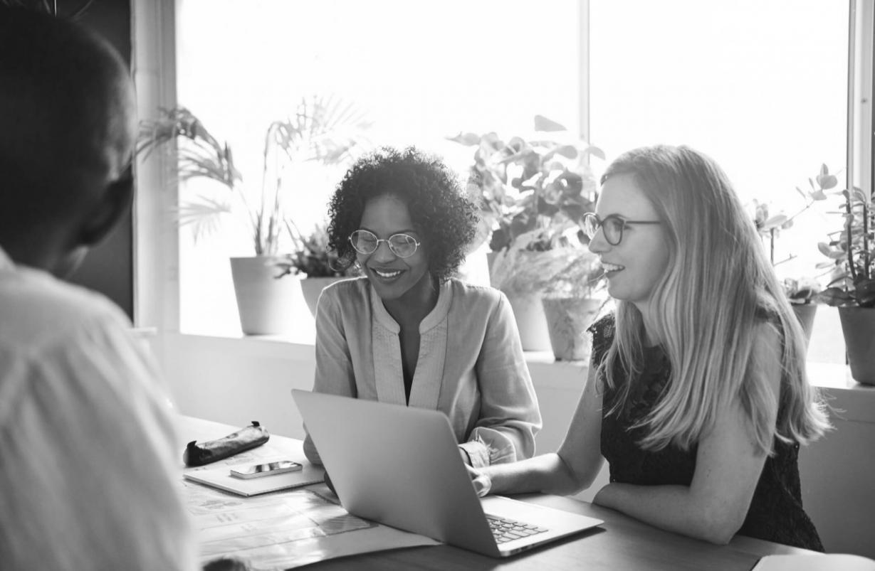 Student analyzing website optimization results during practical exercise